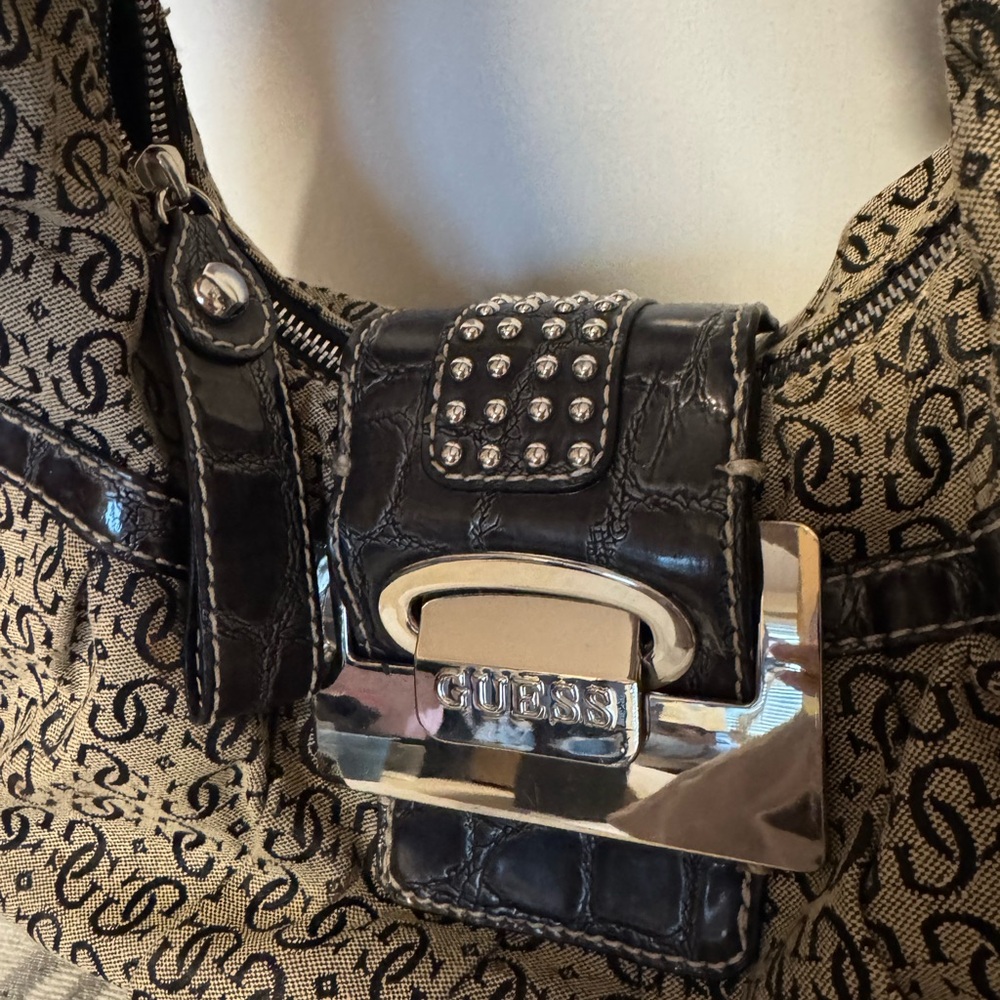 Guess Shoulder Bag - Picture 3 of 5